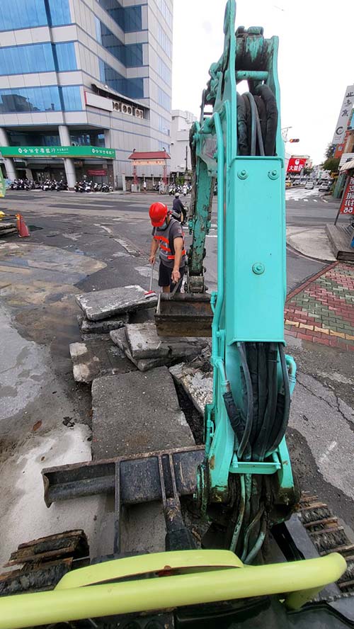 台南路面水泥塊挖除整平