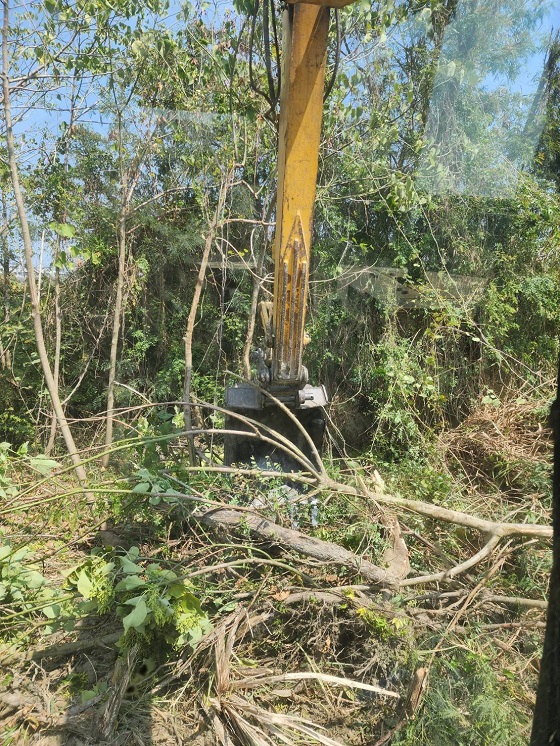 台南仁德區怪手