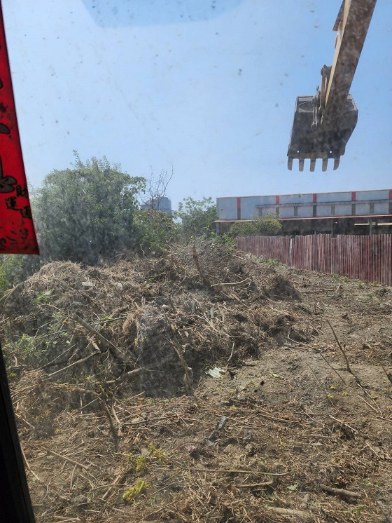 台南仁德區怪手