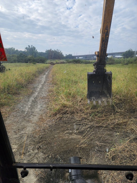 台南歸仁區怪手